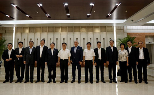 市委书记高庆丰,宁波市农业局副局长朱红霞,慈溪市委常委主任高松岳